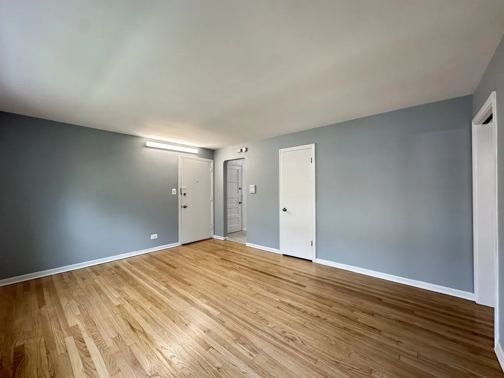 6727 N California Ave, ,  60645, USA 60645-unit#1W-Chicago-IL