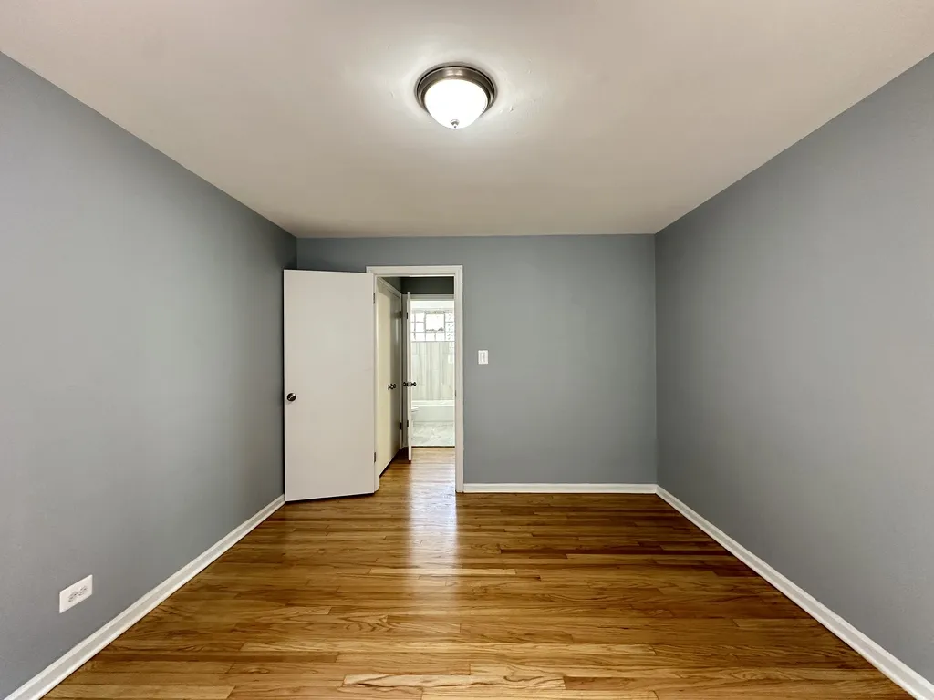 6727 N California Ave, ,  60645, USA 60645-unit#1W-Chicago-IL