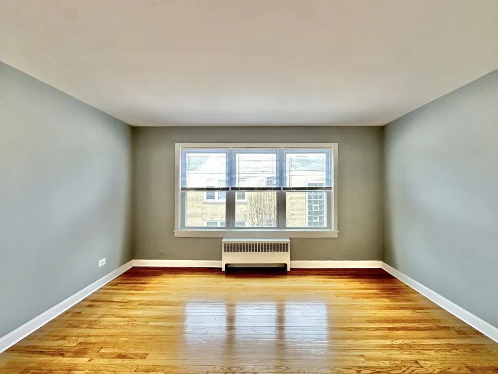 6731 N California Ave, ,  60645, USA 60645-unit#2E-Chicago-IL
