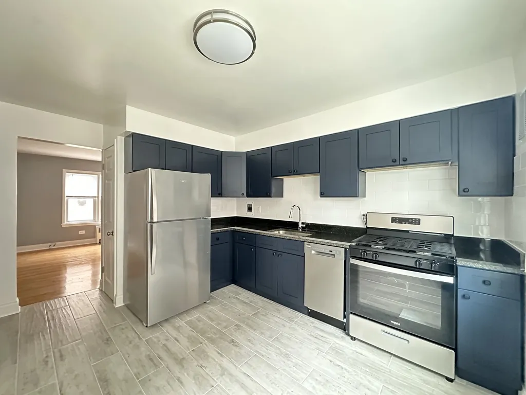 6737 N California Ave, ,  60645, USA 60645-unit#1W-Chicago-IL