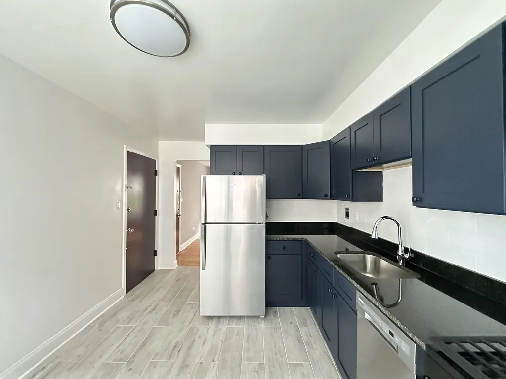 6737 N California Ave, ,  60645, USA 60645-unit#1W-Chicago-IL