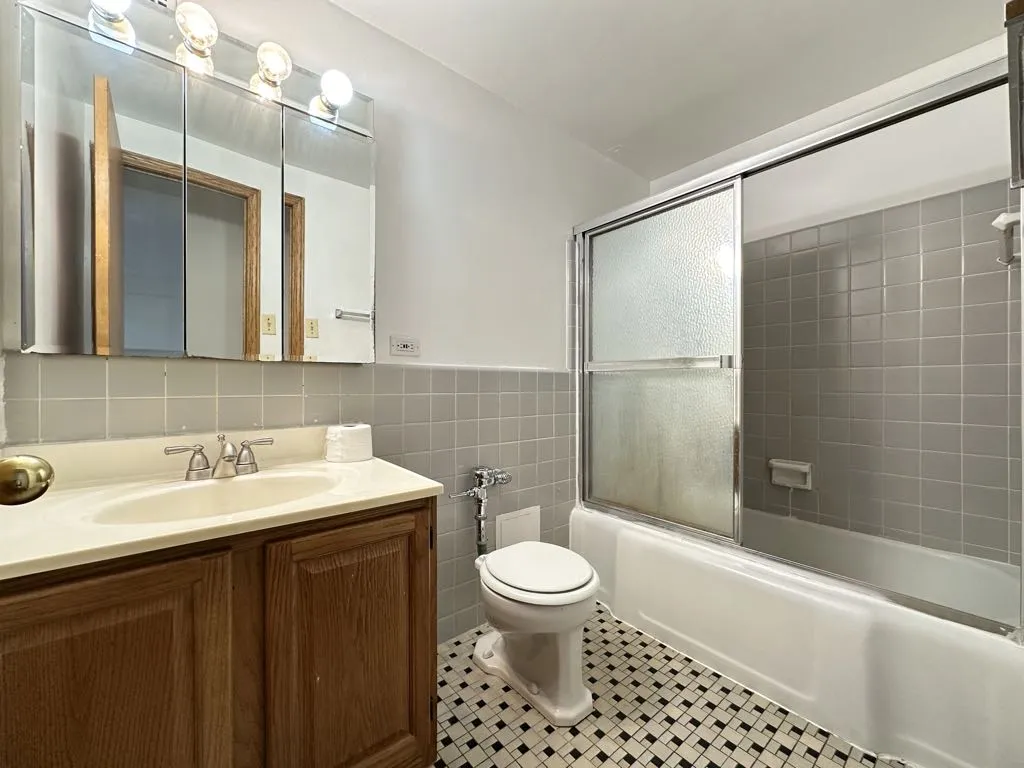 4180 N Marine Dr, , 60613, USA 60613-unit#411-Chicago-IL