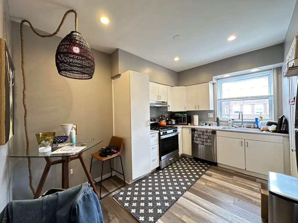 5516 N Kenmore Ave, ,  60640, USA 60640-unit#300-Chicago-IL