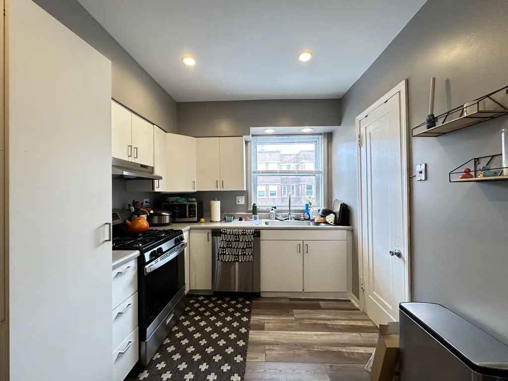 5516 N Kenmore Ave, ,  60640, USA 60640-unit#300-Chicago-IL