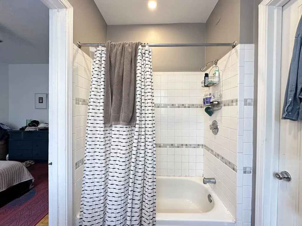 5516 N Kenmore Ave, ,  60640, USA 60640-unit#300-Chicago-IL