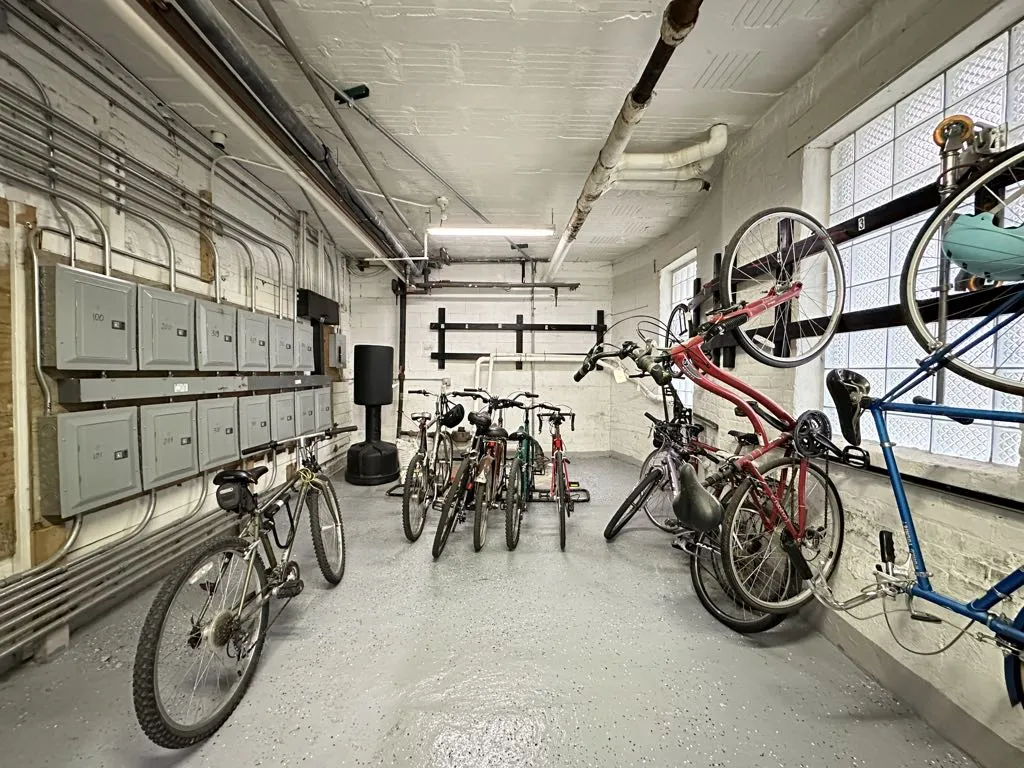 5516 N Kenmore Ave, ,  60640, USA 60640-unit#300-Chicago-IL