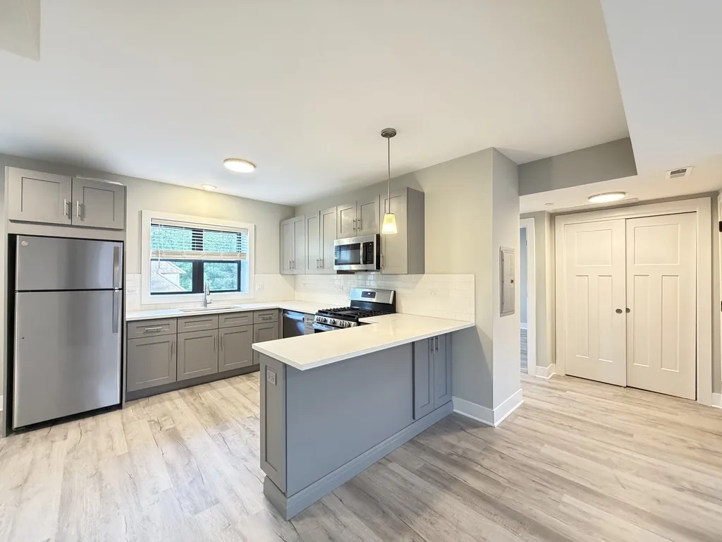 1133 Oak Ave, ,  60202, USA 60202-unit#3E-Evanston-IL