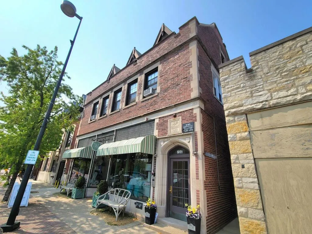 733 Elm St, Winnetka, 60093, USA 60093-unit#301-Chicago-IL