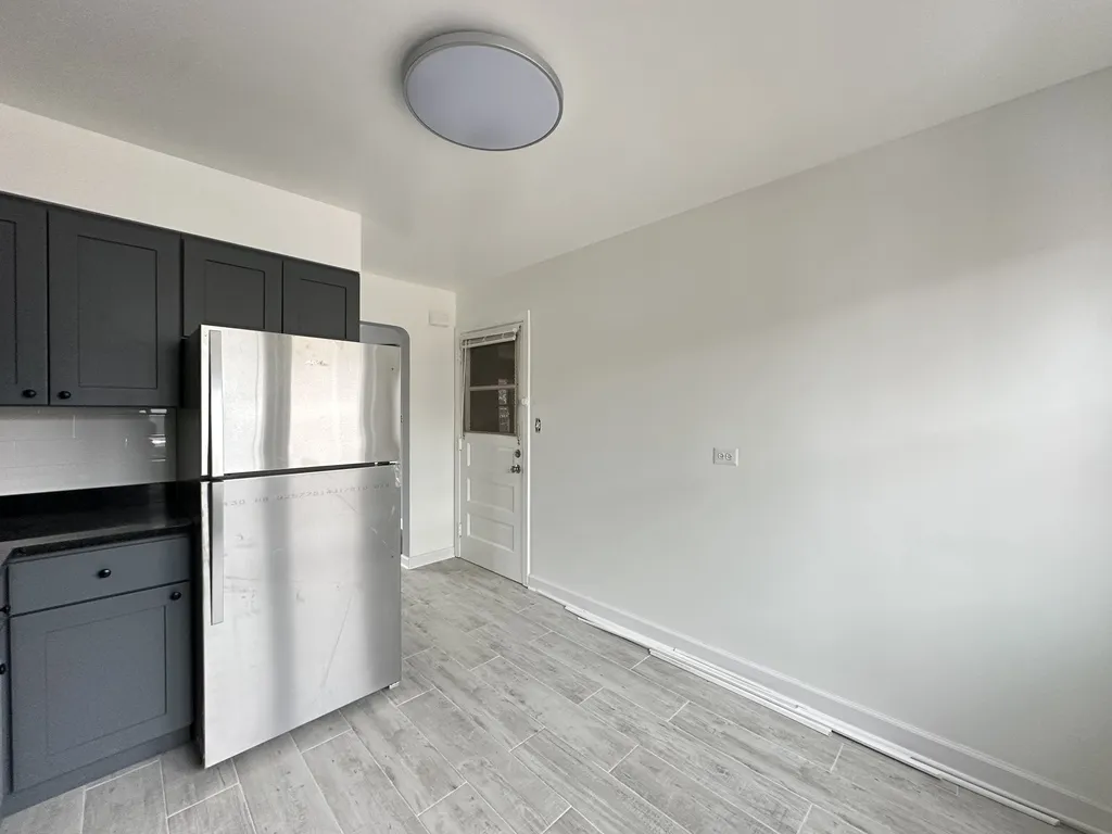 6721 N California Ave, ,  60645, USA 60645-unit#2E-Chicago-IL