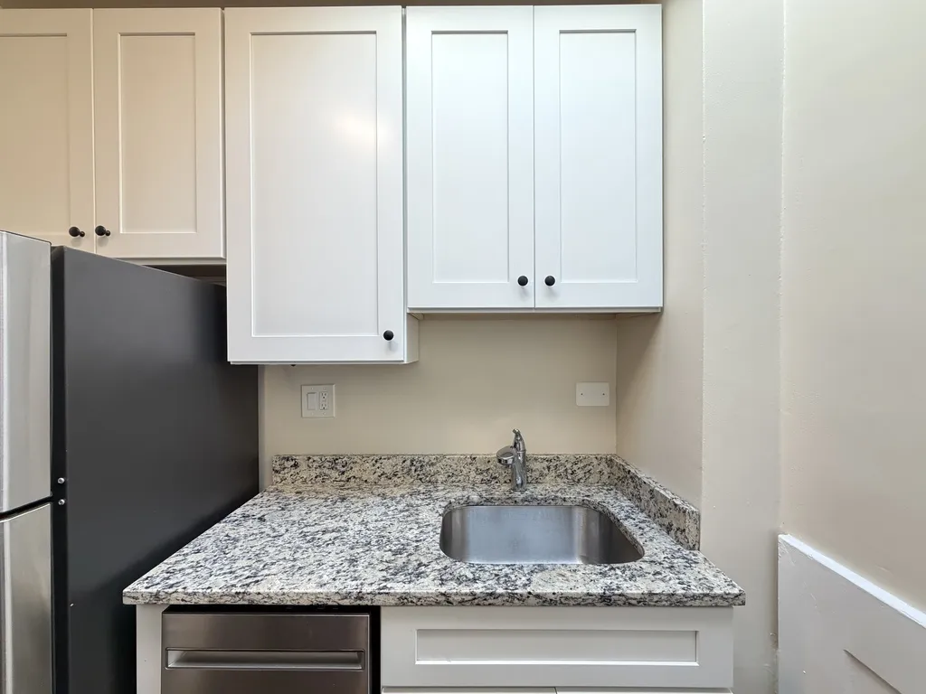 809 Elm St, Winnetka, 60093, USA 60093-unit#2-Chicago-IL
