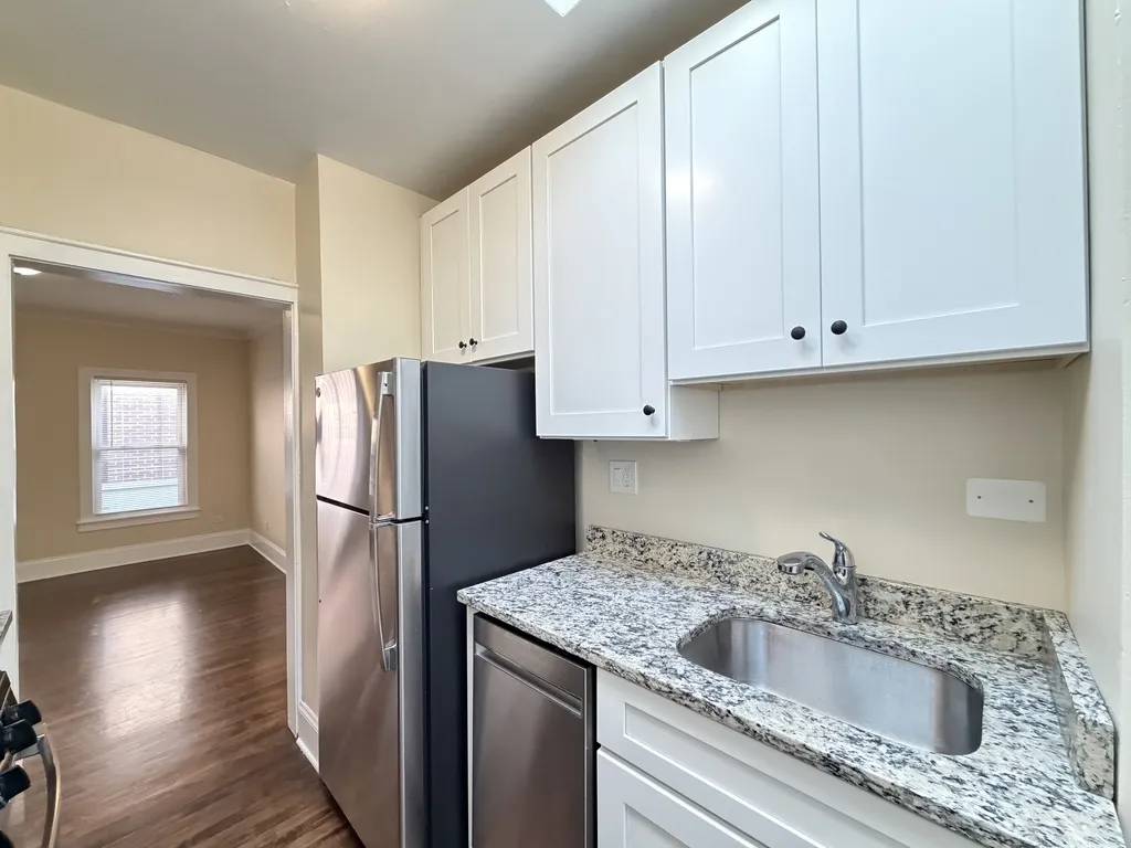 809 Elm St, Winnetka, 60093, USA 60093-unit#2-Chicago-IL