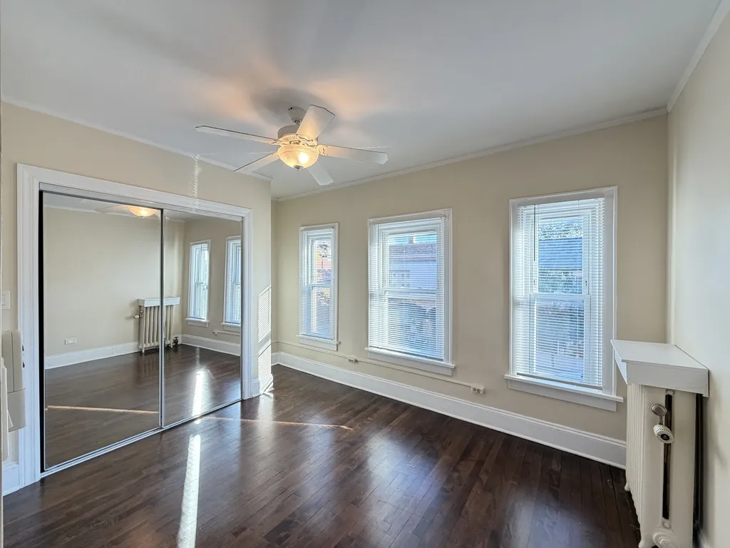 809 Elm St, Winnetka,  60093, USA 60093-unit#2-Chicago-IL