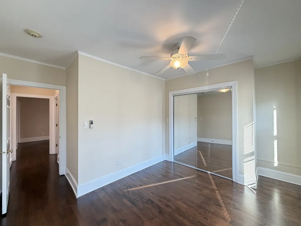 809 Elm St, Winnetka,  60093, USA 60093-unit#2-Chicago-IL