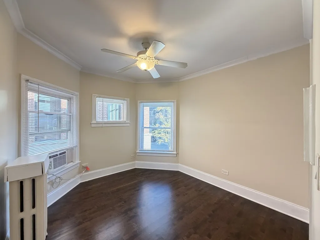 809 Elm St, Winnetka, 60093, USA 60093-unit#2-Chicago-IL