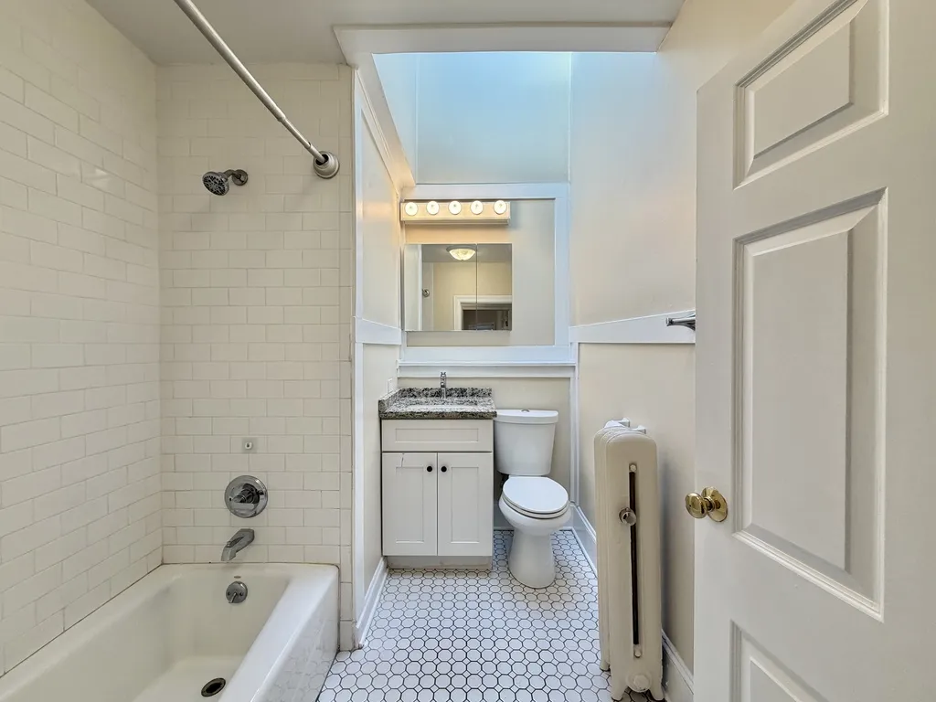 809 Elm St, Winnetka, 60093, USA 60093-unit#2-Chicago-IL