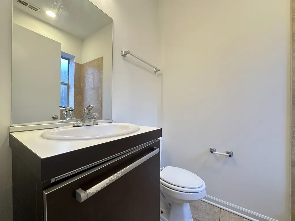 5054 N Winthrop Ave, , 60640, USA 60640-unit#305-Chicago-IL