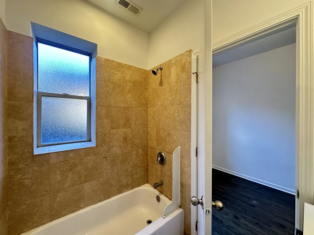 5054 N Winthrop Ave, , 60640, USA 60640-unit#305-Chicago-IL