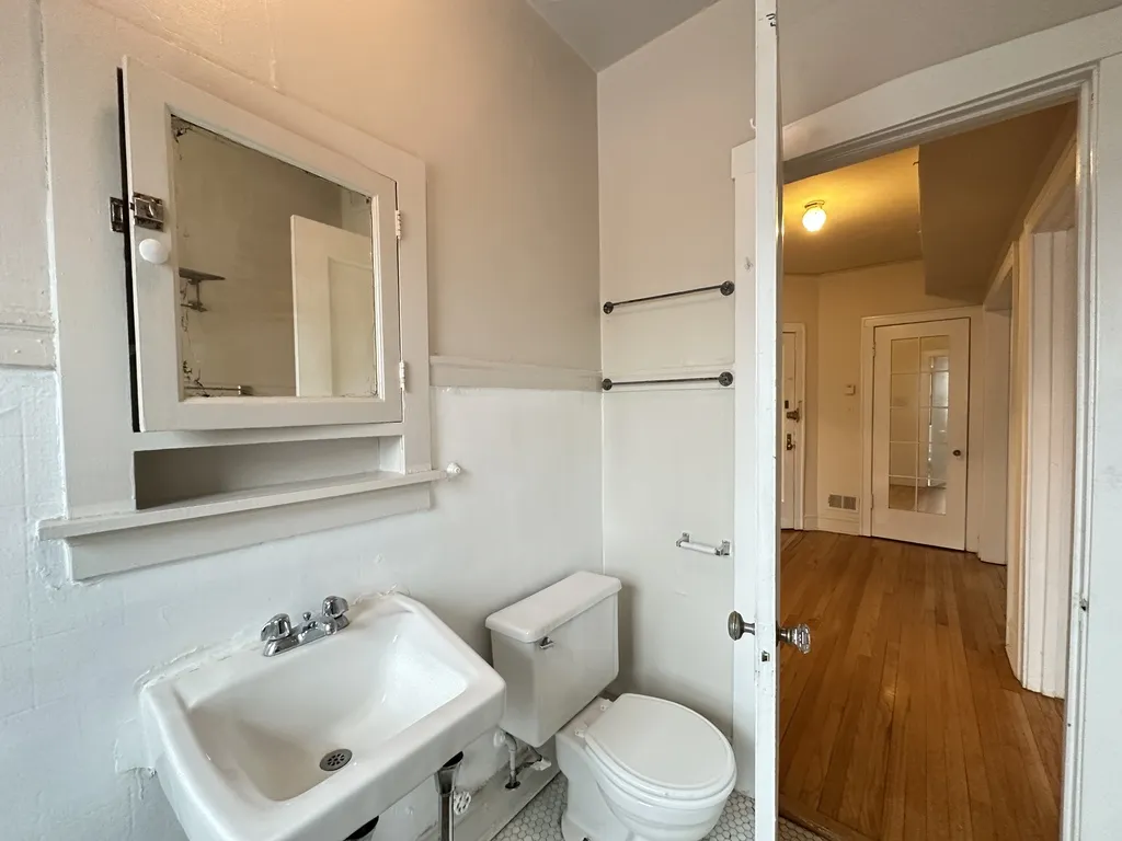1307 Oak Ave, Evanston,  60201, USA 60201-unit#3N-Chicago-IL