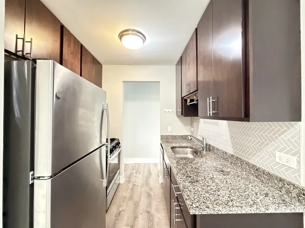 530 W Surf St, ,  60657, USA 60657-unit#417-Chicago-IL