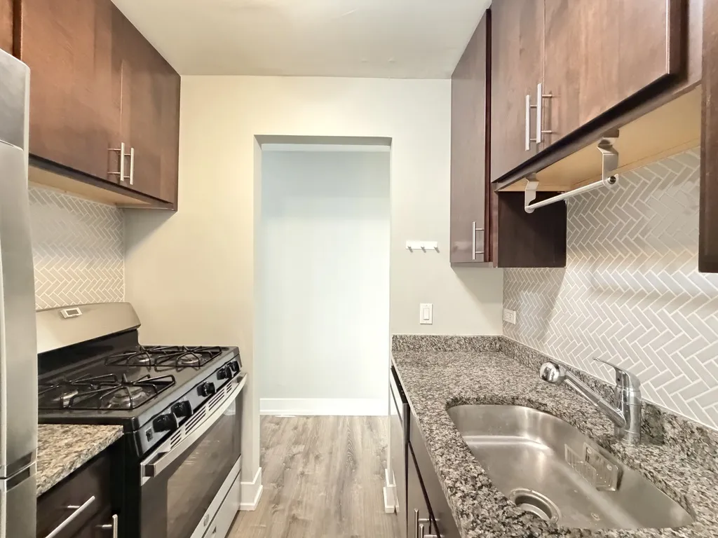 530 W Surf St, ,  60657, USA 60657-unit#417-Chicago-IL
