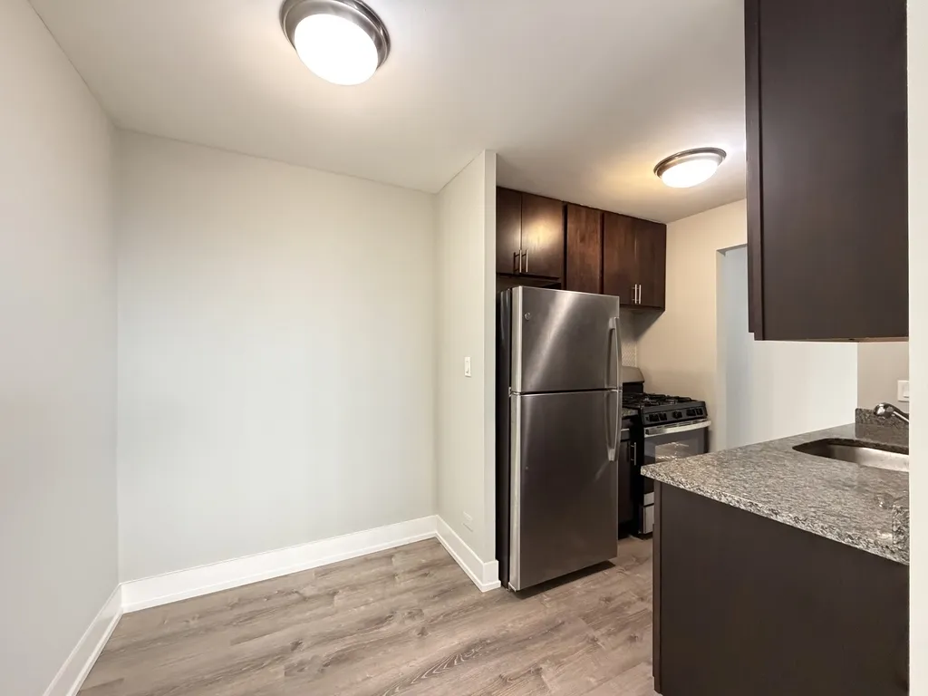 530 W Surf St, ,  60657, USA 60657-unit#417-Chicago-IL