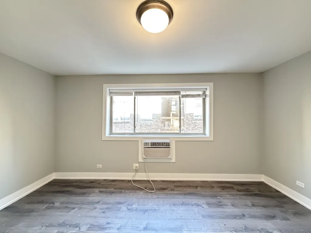 530 W Surf St, ,  60657, USA 60657-unit#417-Chicago-IL