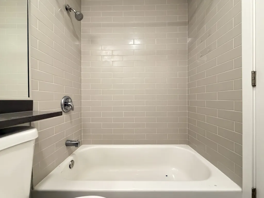 530 W Surf St, ,  60657, USA 60657-unit#417-Chicago-IL