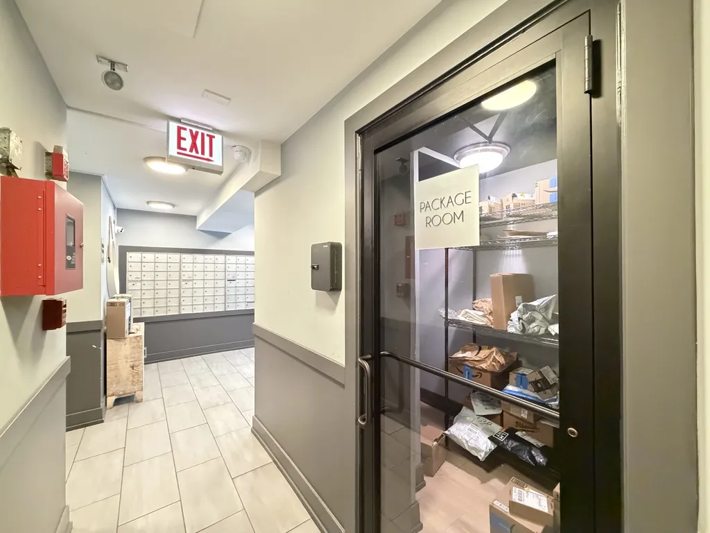 530 W Surf St, ,  60657, USA 60657-unit#417-Chicago-IL