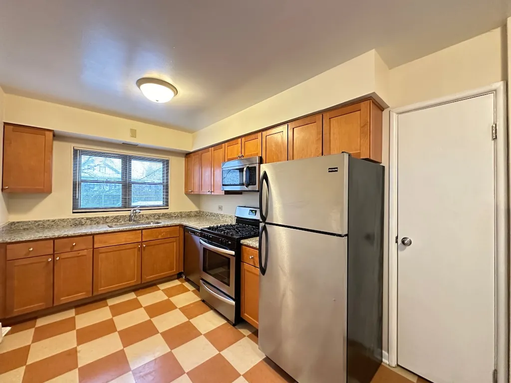 1644 W Sherwin Ave, ,  60626, USA 60626-unit#2C-Chicago-IL
