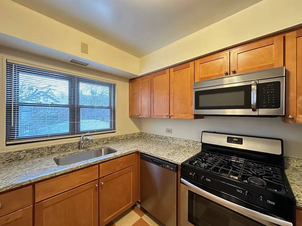 1644 W Sherwin Ave, ,  60626, USA 60626-unit#2C-Chicago-IL
