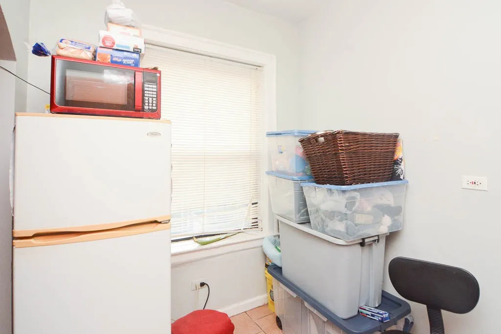 1712 W Estes Ave, ,  60626, USA 60626-unit#204-Chicago-IL