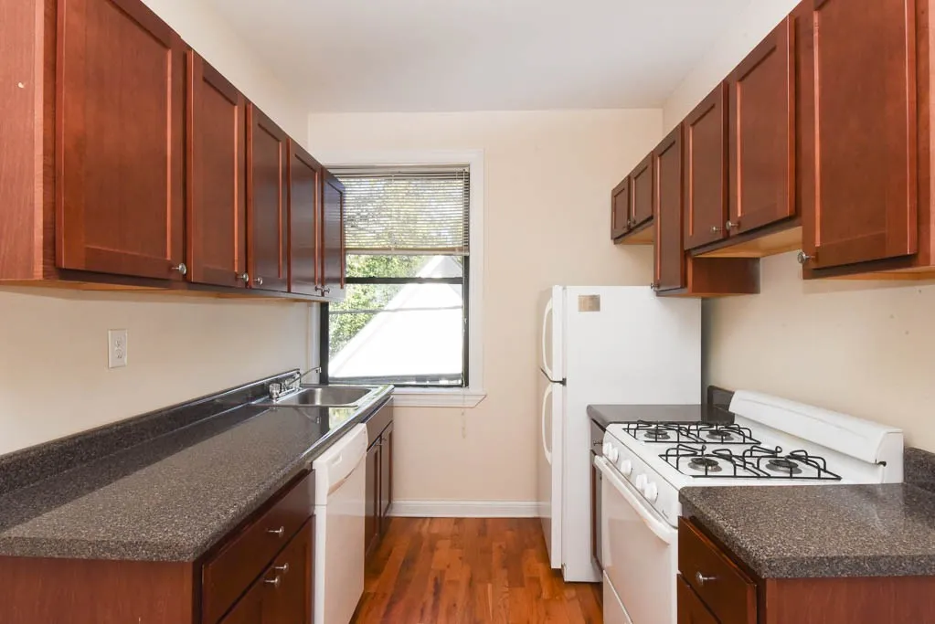 1319 Oak Ave, Evanston,  60201, USA 60201-unit#2C-Chicago-IL