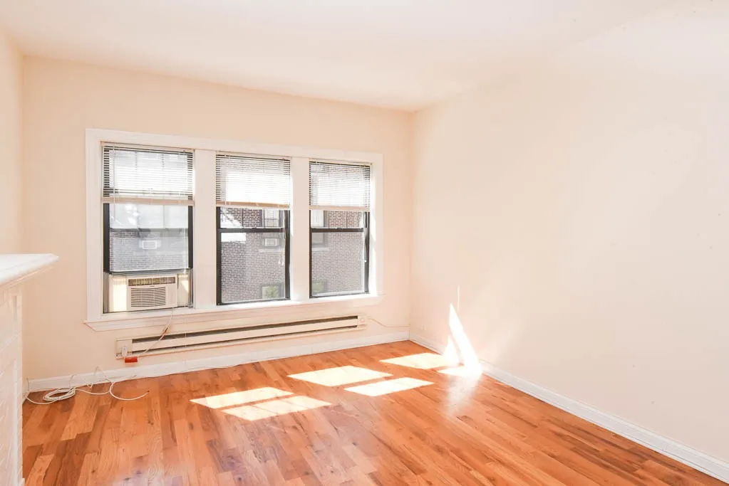 1319 Oak Ave, Evanston,  60201, USA 60201-unit#2C-Chicago-IL