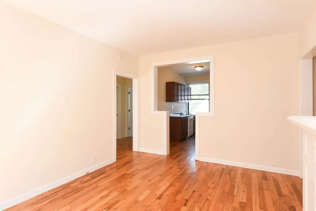 1319 Oak Ave, Evanston,  60201, USA 60201-unit#2C-Chicago-IL