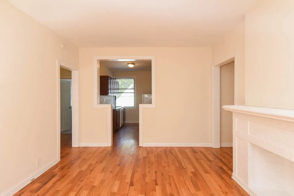 1319 Oak Ave, Evanston,  60201, USA 60201-unit#2C-Chicago-IL