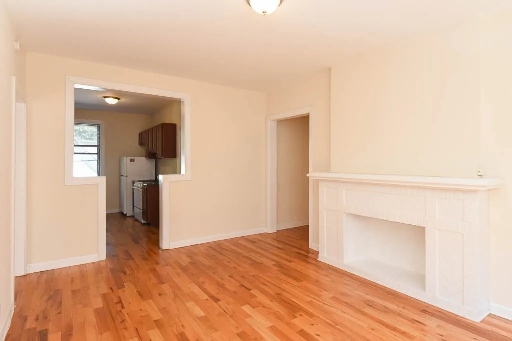 1319 Oak Ave, Evanston,  60201, USA 60201-unit#2C-Chicago-IL