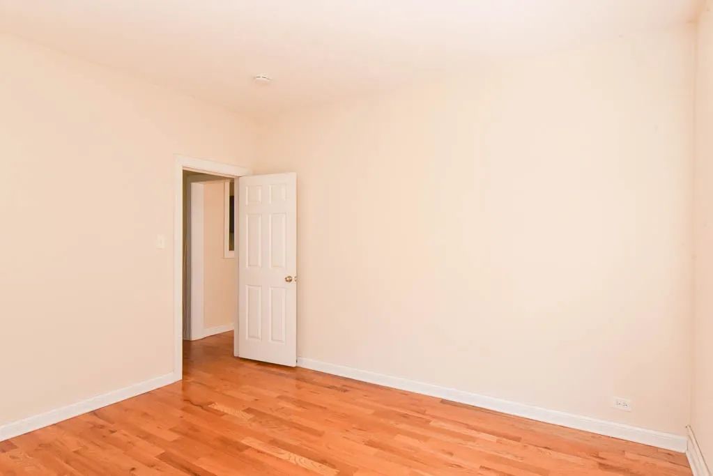 1319 Oak Ave, Evanston,  60201, USA 60201-unit#2C-Chicago-IL