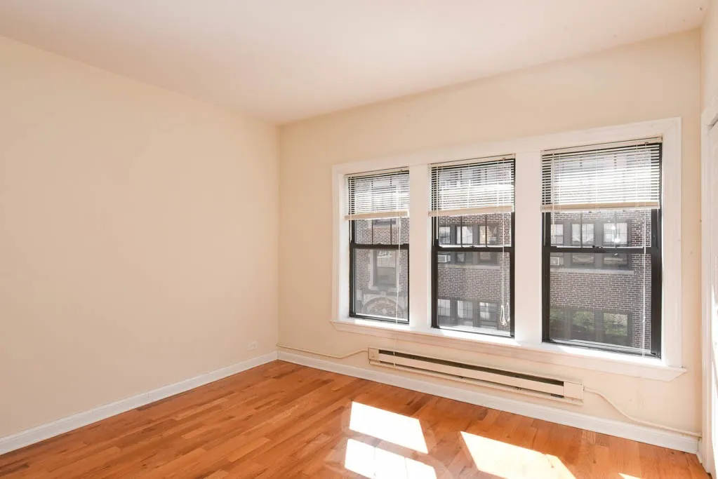 1319 Oak Ave, Evanston,  60201, USA 60201-unit#2C-Chicago-IL