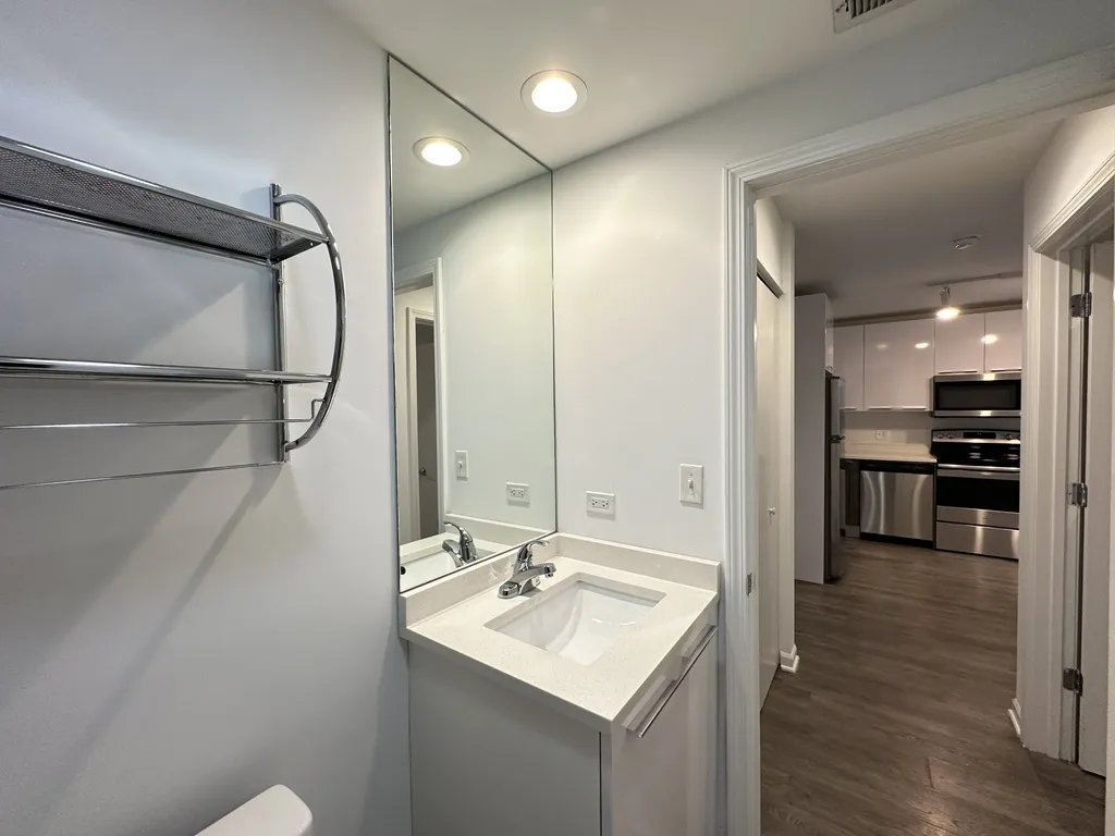 940 W Winona St, ,  60640, USA 60640-unit#309-Chicago-IL