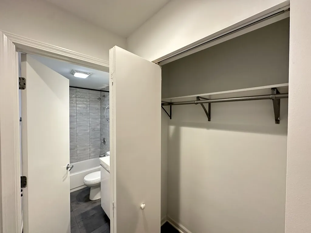 940 W Winona St, ,  60640, USA 60640-unit#309-Chicago-IL