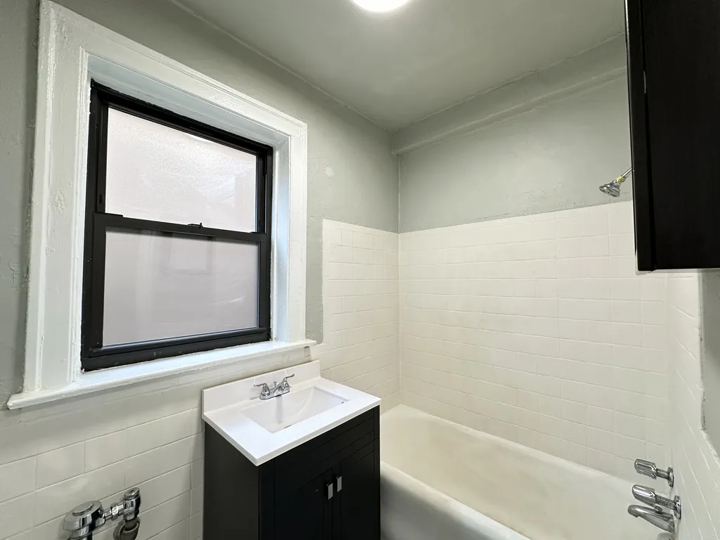 1347 N Dearborn St, ,  60610, USA 60610-unit#506-Chicago-IL