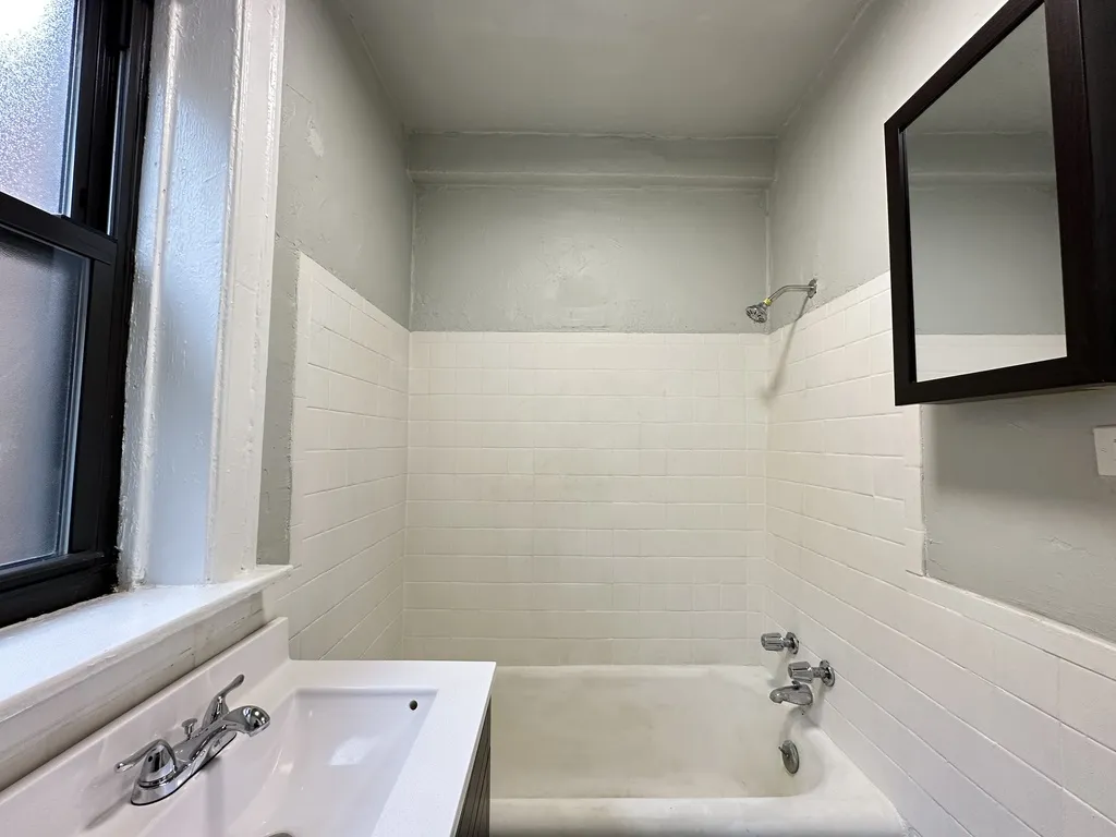 1347 N Dearborn St, ,  60610, USA 60610-unit#506-Chicago-IL