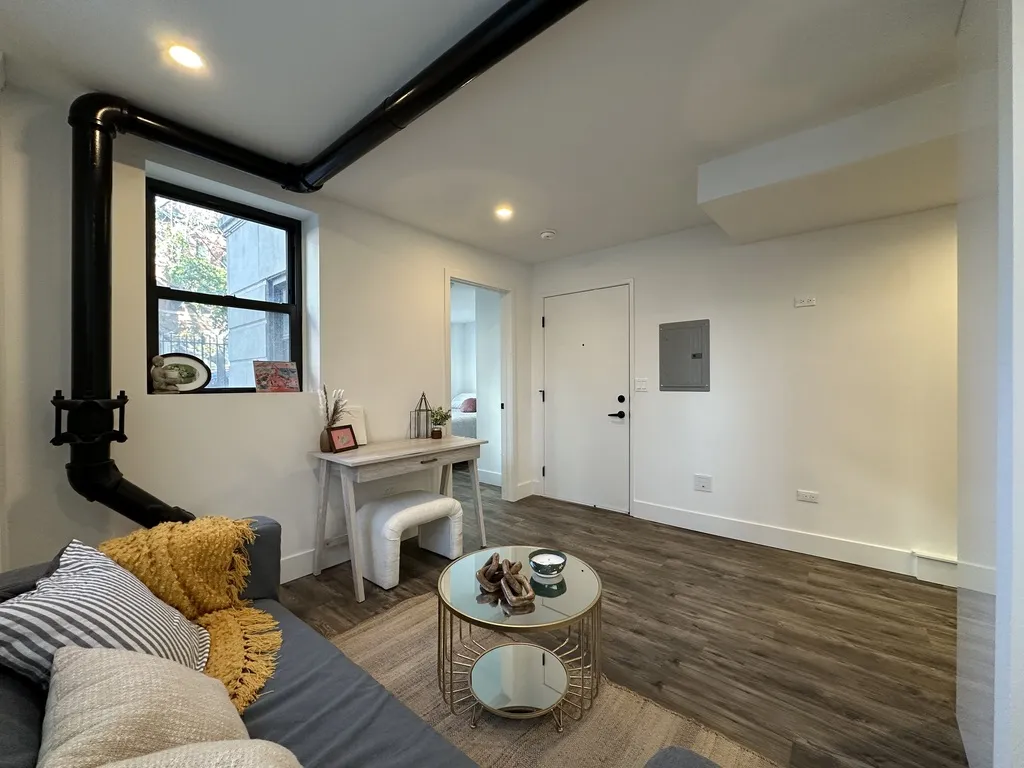 941 W Carmen Ave, ,  60640, USA 60640-unit#002-Chicago-IL