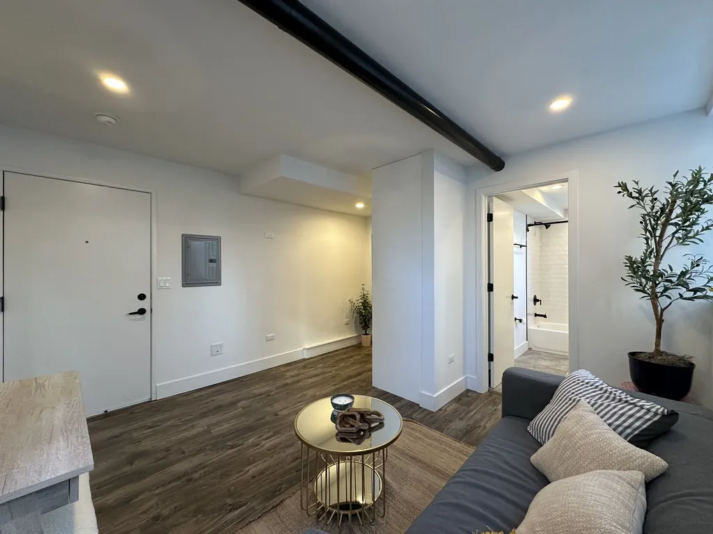 941 W Carmen Ave, ,  60640, USA 60640-unit#002-Chicago-IL