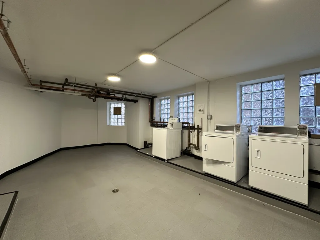 941 W Carmen Ave, ,  60640, USA 60640-unit#002-Chicago-IL