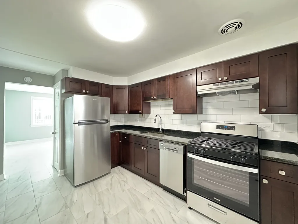 6733 N California Ave, , 60645, USA 60645-unit#GW-Chicago-IL