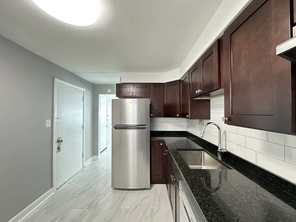 6733 N California Ave, , 60645, USA 60645-unit#GW-Chicago-IL