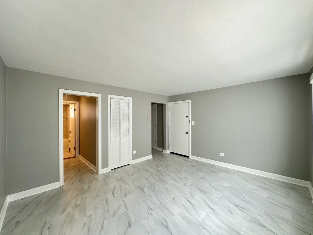 6733 N California Ave, ,  60645, USA 60645-unit#GW-Chicago-IL