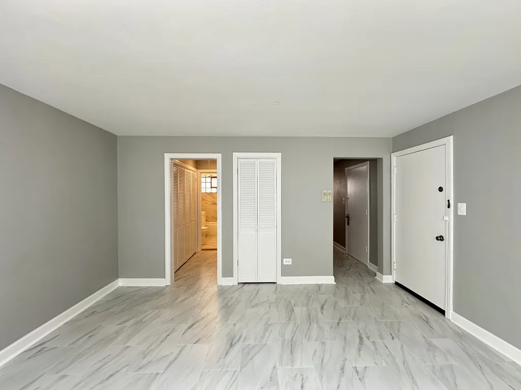 6733 N California Ave, ,  60645, USA 60645-unit#GW-Chicago-IL