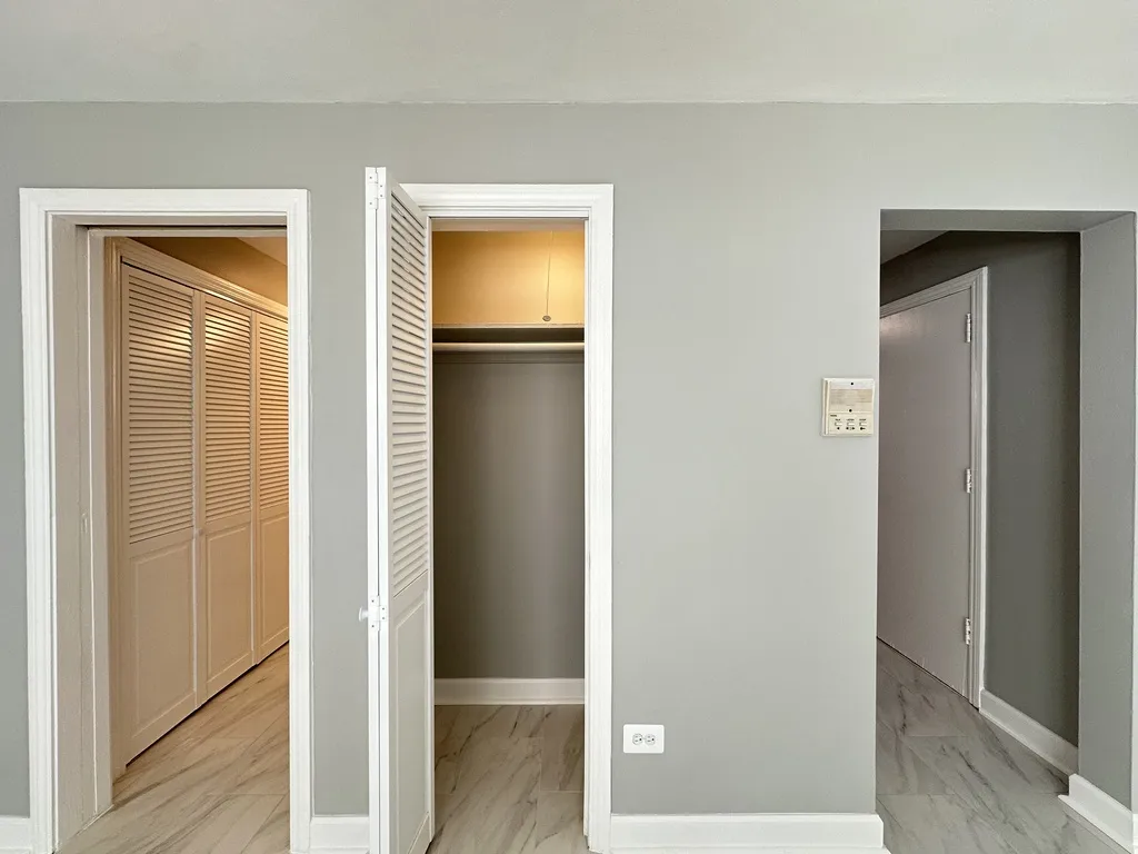 6733 N California Ave, ,  60645, USA 60645-unit#GW-Chicago-IL